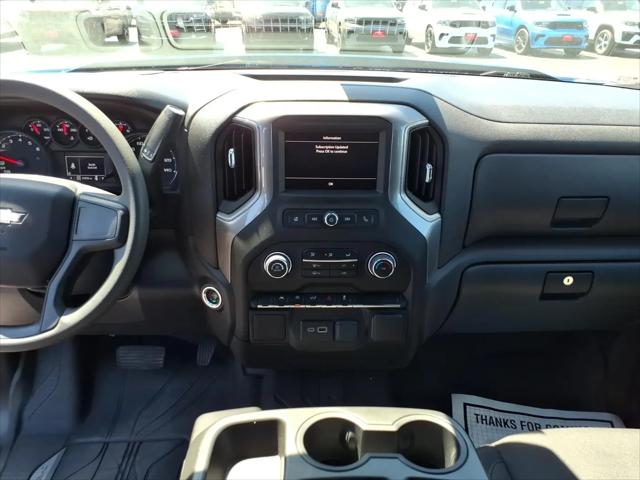 2023 Chevrolet Silverado 1500 4WD Crew Cab Short Bed Custom