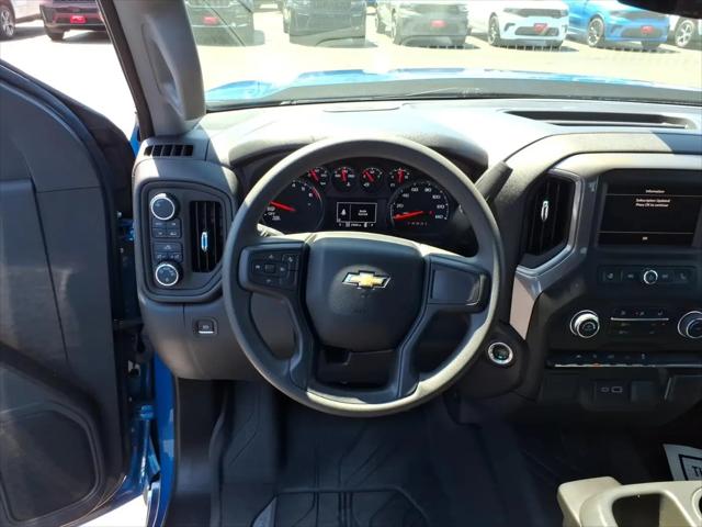 2023 Chevrolet Silverado 1500 4WD Crew Cab Short Bed Custom