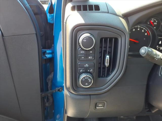 2023 Chevrolet Silverado 1500 4WD Crew Cab Short Bed Custom