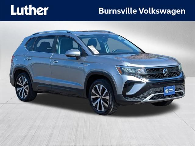 2023 Volkswagen Taos 1.5T SE for sale in Burnsville, MN