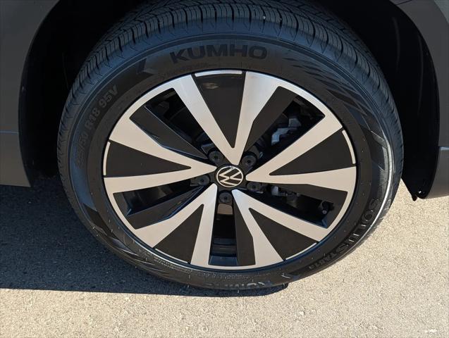 2023 Volkswagen Taos 1.5T SE