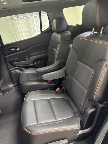 2023 GMC Acadia AWD AT4