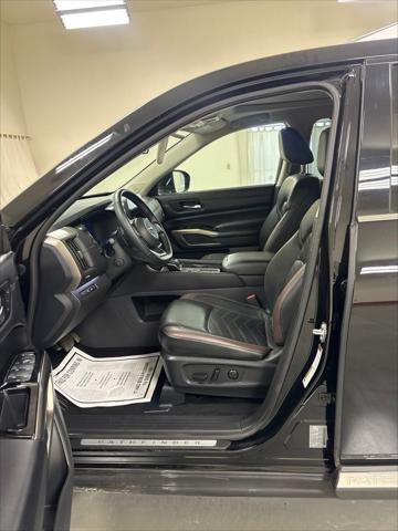 2025 Nissan Pathfinder Platinum FWD