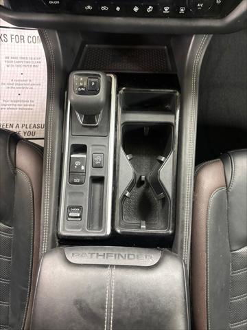 2025 Nissan Pathfinder Platinum FWD