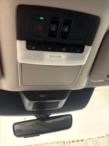 2025 Nissan Pathfinder Platinum FWD