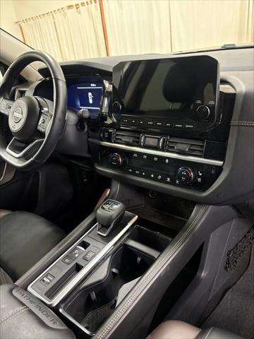 2025 Nissan Pathfinder Platinum FWD