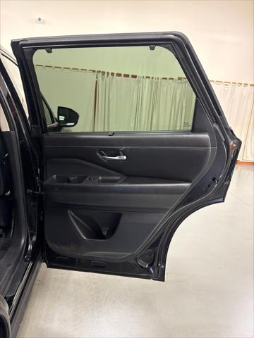 2025 Nissan Pathfinder Platinum FWD