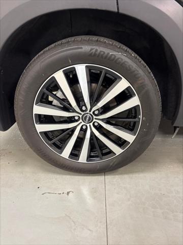 2025 Nissan Pathfinder Platinum FWD