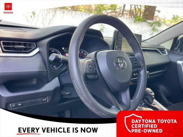 2022 Toyota RAV4 Hybrid XLE