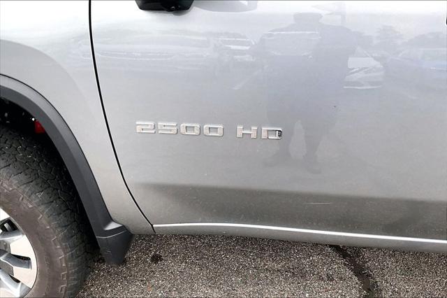 2025 Chevrolet Silverado 2500HD 4WD Crew Cab Standard Bed LT