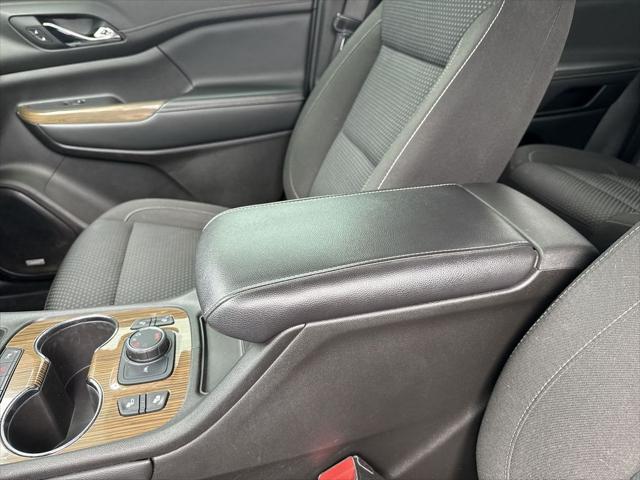 2022 GMC Acadia AWD SLE