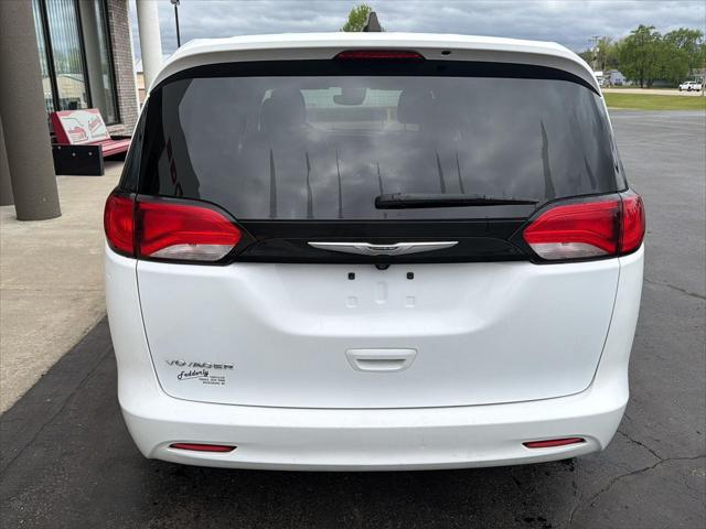2023 Chrysler Voyager LX