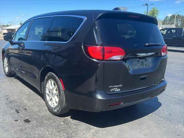 2023 Chrysler Voyager LX