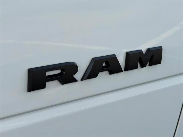 2025 Ram 3500 Big Horn Crew Cab 4x4 8' Box