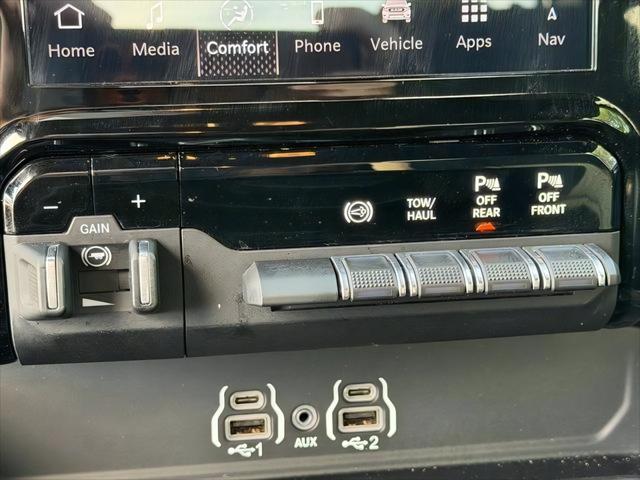2025 Ram 3500 Big Horn Crew Cab 4x4 8' Box