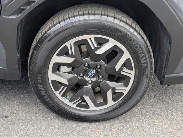 2025 Subaru Forester Base