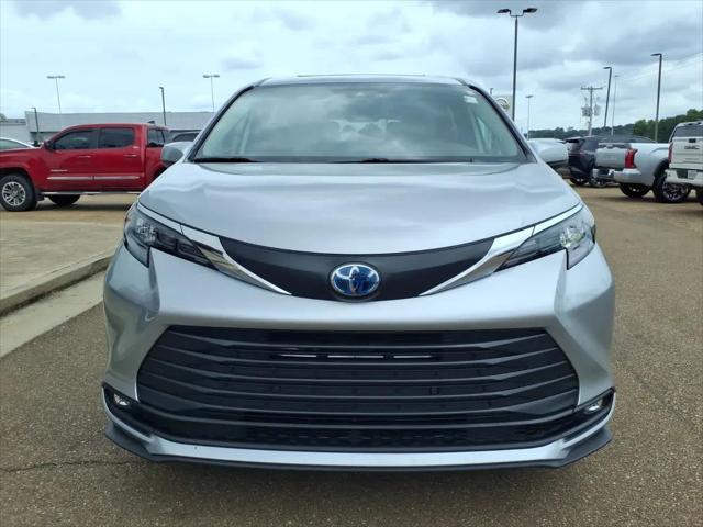 2025 Toyota Sienna XLE