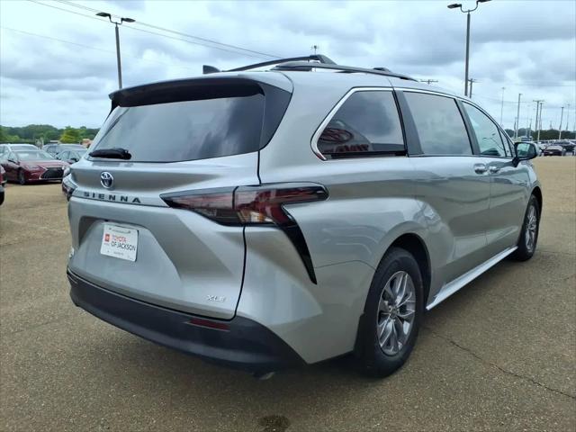 2025 Toyota Sienna XLE