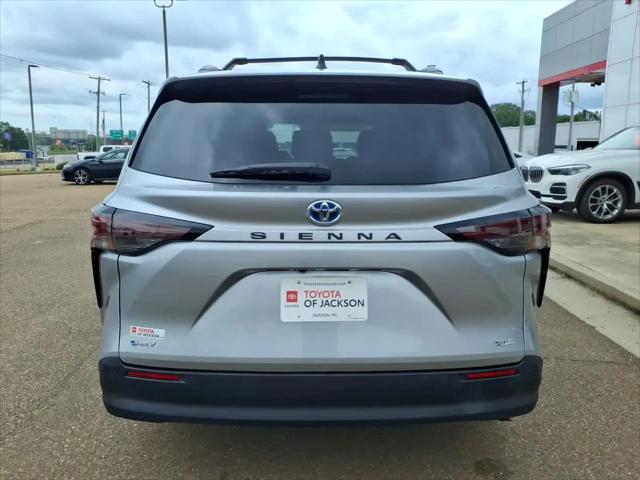 2025 Toyota Sienna XLE