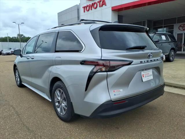 2025 Toyota Sienna XLE