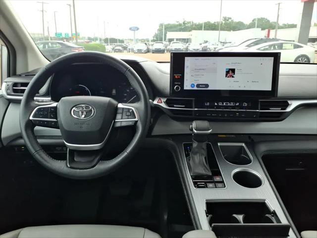 2025 Toyota Sienna XLE