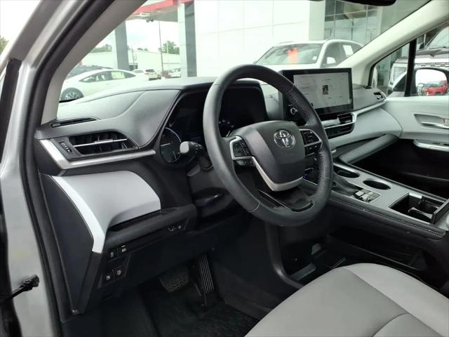 2025 Toyota Sienna XLE