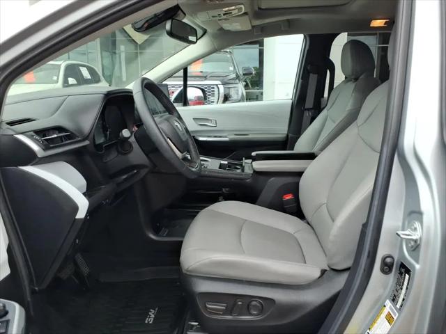 2025 Toyota Sienna XLE