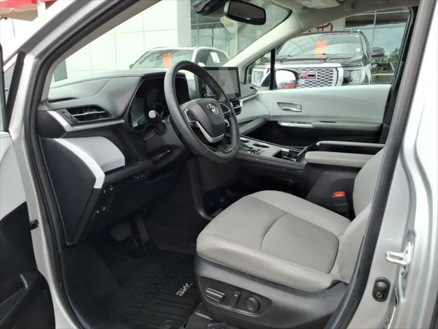 2025 Toyota Sienna XLE