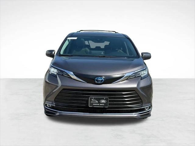 2023 Toyota Sienna XLE