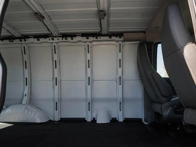 2026 Chevrolet Express Cargo Van 2500 Regular Wheelbase, WT, RWD