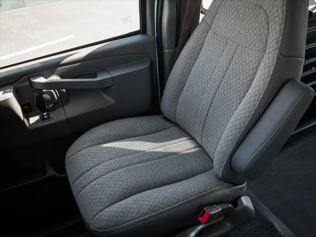 2026 Chevrolet Express Cargo Van 2500 Regular Wheelbase, WT, RWD