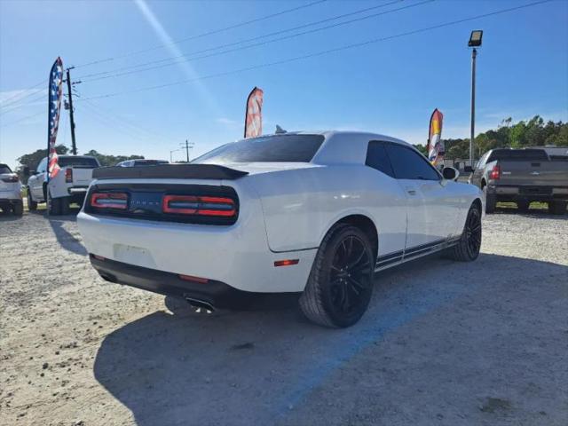 2016 Dodge Challenger SXT Plus
