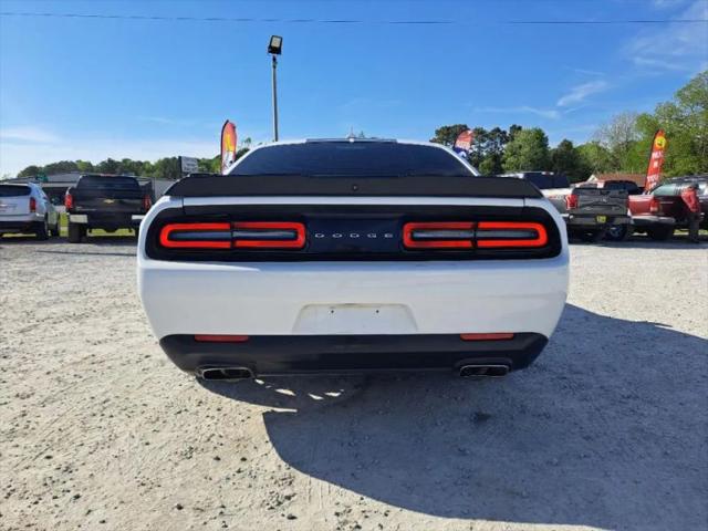 2016 Dodge Challenger SXT Plus