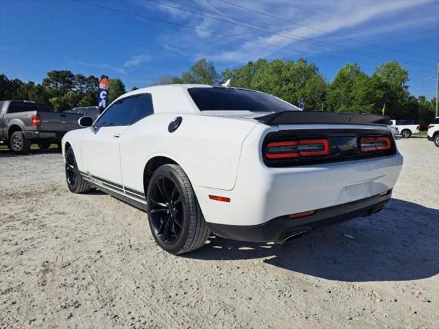 2016 Dodge Challenger SXT Plus