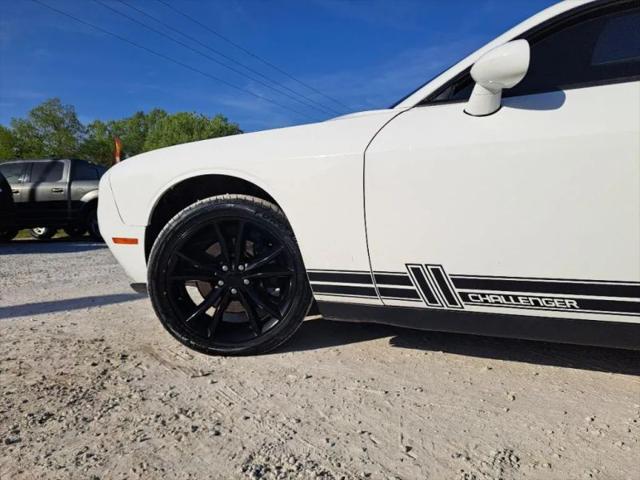 2016 Dodge Challenger SXT Plus