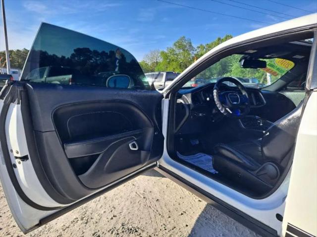 2016 Dodge Challenger SXT Plus
