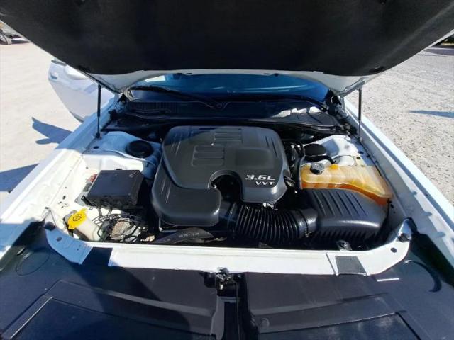 2016 Dodge Challenger SXT Plus