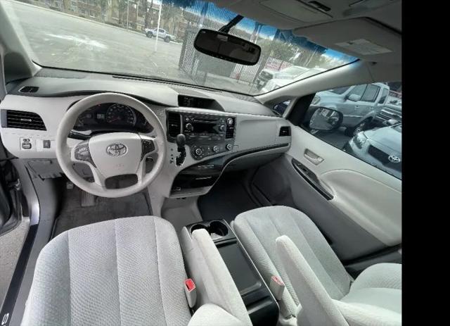 2011 Toyota Sienna LE