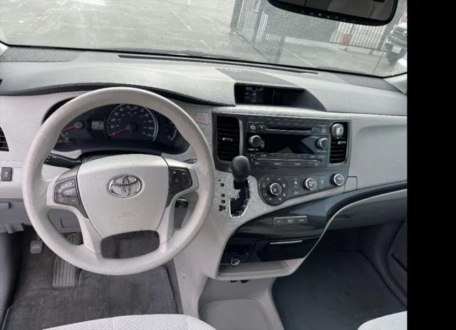 2011 Toyota Sienna LE
