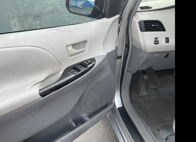 2011 Toyota Sienna LE