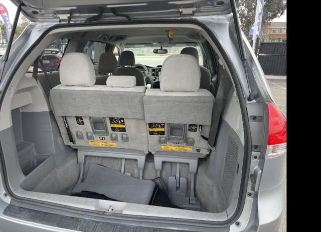 2011 Toyota Sienna LE