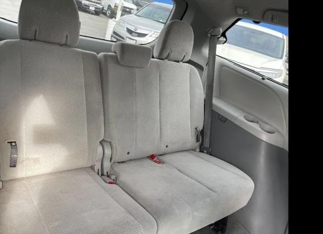 2011 Toyota Sienna LE