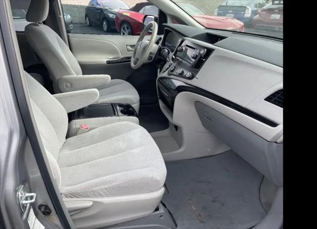 2011 Toyota Sienna LE