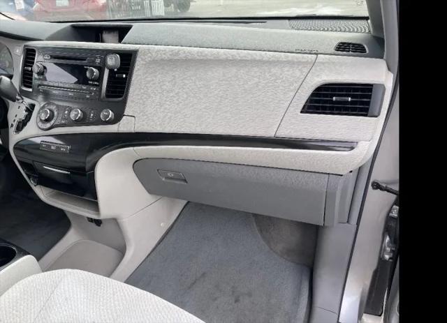 2011 Toyota Sienna LE