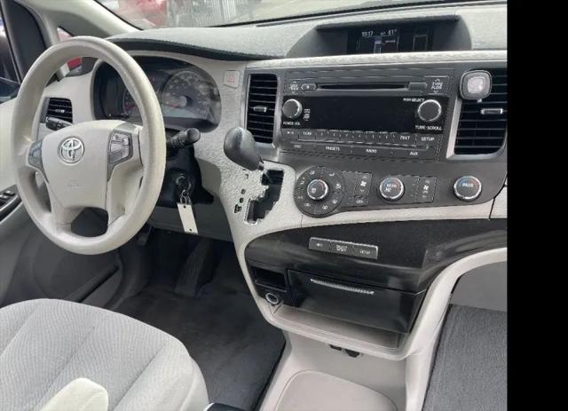 2011 Toyota Sienna LE