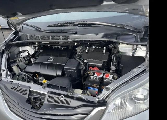 2011 Toyota Sienna LE