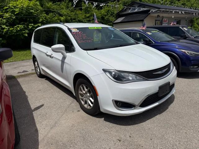 2020 Chrysler Pacifica Touring L for sale in Saint Albans, WV
