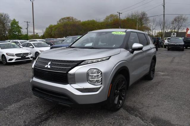 2022 Mitsubishi Outlander ES 2.5 2WD for sale in Patchogue, NY
