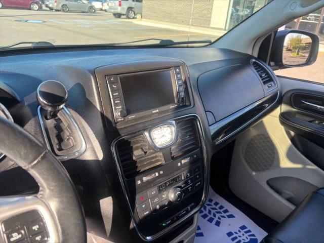 2014 Chrysler Town & Country Touring