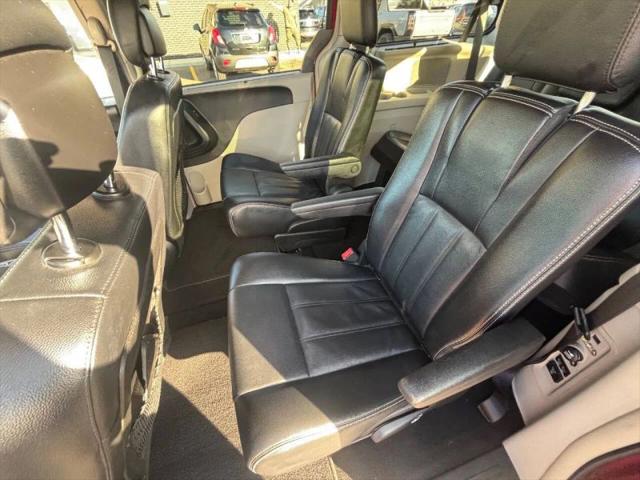 2014 Chrysler Town & Country Touring